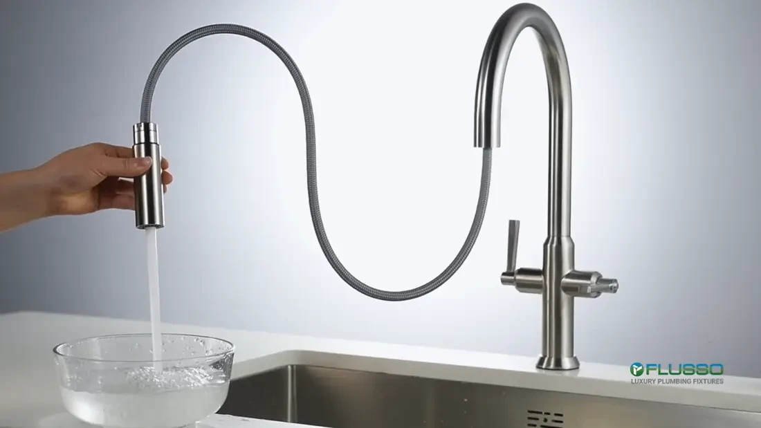 Flusso pull-down kitchen faucet with braided hose
