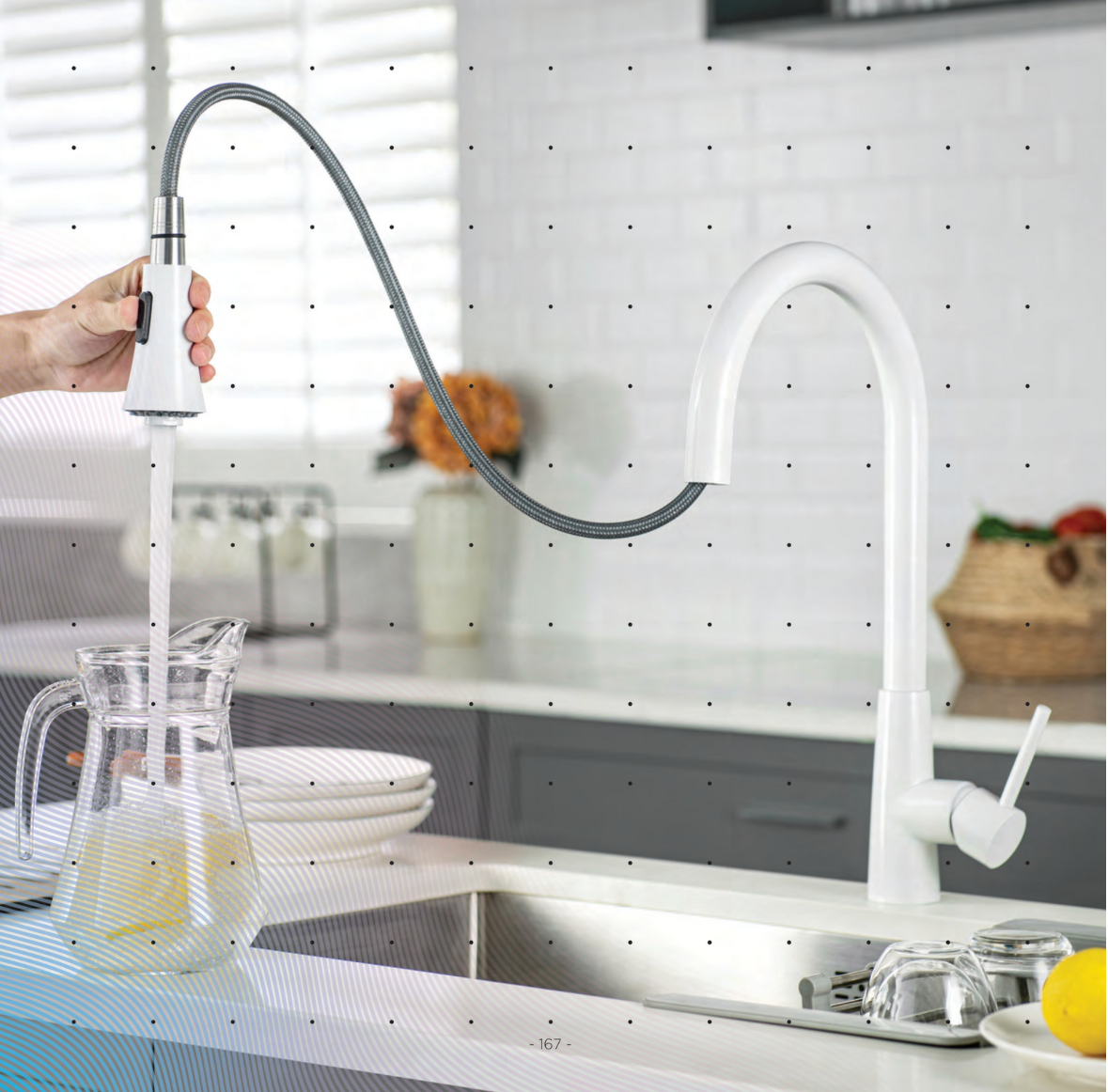 Flusso pull-down kitchen faucet
